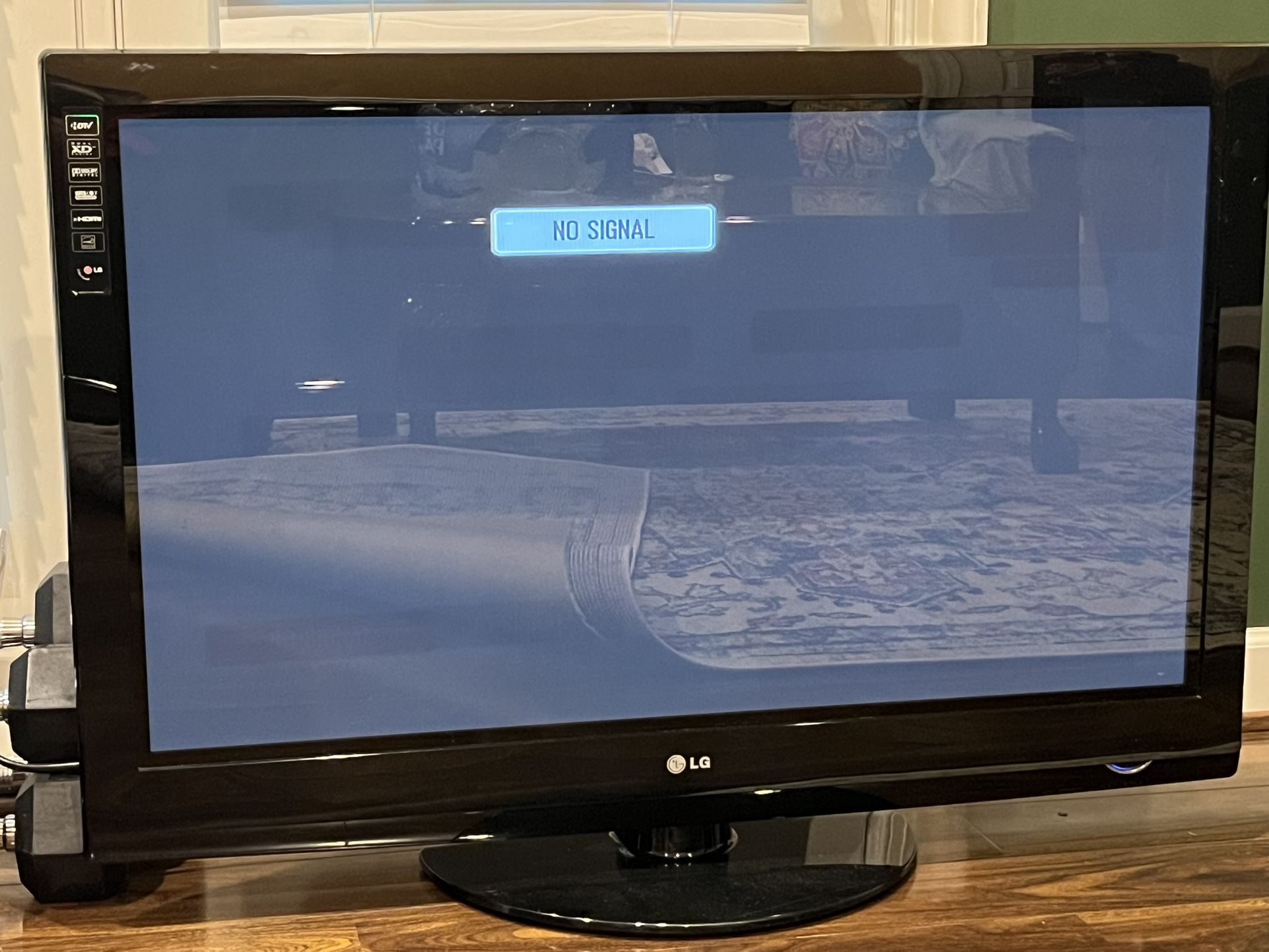 LG 42” Plasma TV – Great Condition