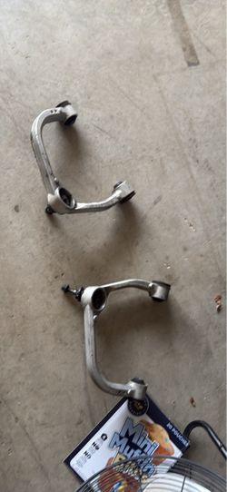 2-4 upper control arms ford
