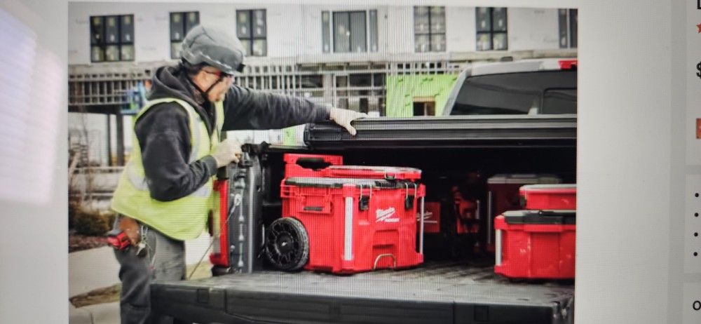 Milwaukee Rolling Bottom Tool Box