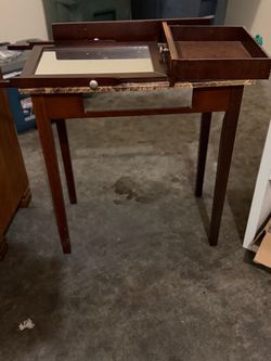 Wood Vanity Table with Mirror and Drawers