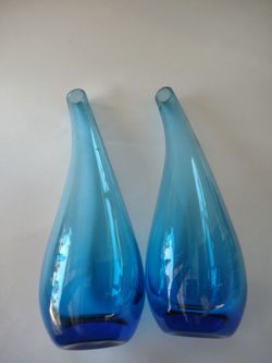 Blue vases pair