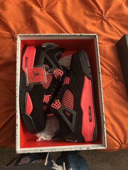 Jordan’s 4 Size9.5