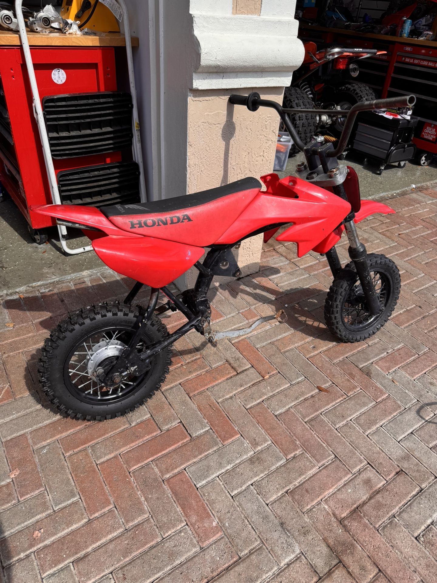 2004 https://offerup.com/redirect/?o=eHRyZW1lbW90b3IuY28= pit bike/dirt bike 110cc rolling frame (No engine)