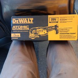 DeWALT ATOMIC 20v Oscilating Multi Tool