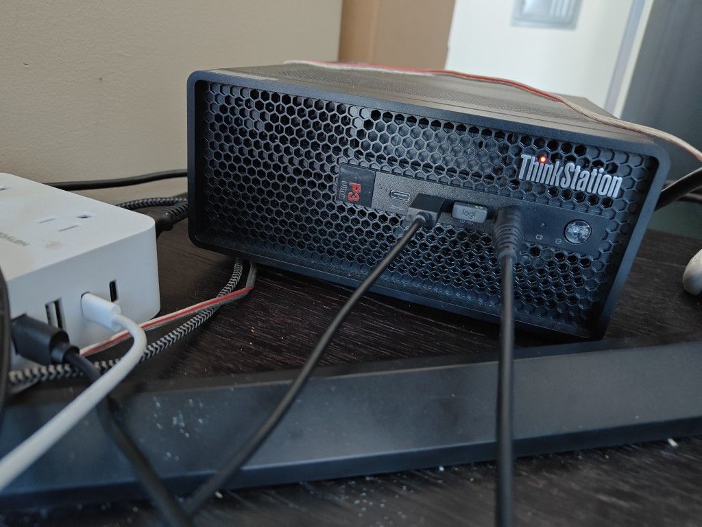 Lenovo ThinkStation P3 Ultra SFF Gen 2 | Intel Core Ultra 7 265 (20-Core) | 32 GB RAM | 512 GB SSD | Windows 11 Pro
