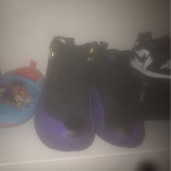 5.5y Jordan 12s 