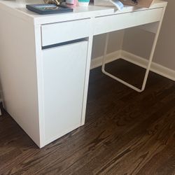 IKEA Micke Desk