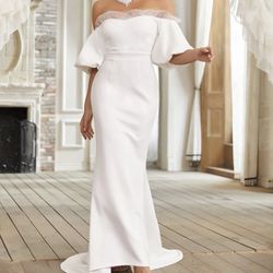 Lots Of Ladies Wedding Dresses/Formal Gowns