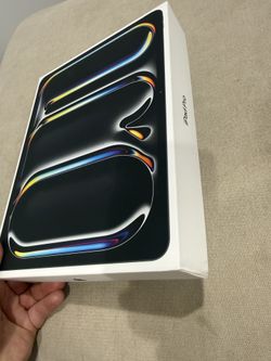 Selling New iPad Pro Black 13 inch M5 512GB Price Firm Cellular Brand New has 1 Year Apple Warranty