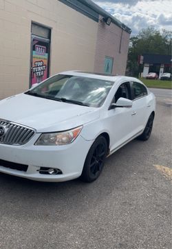 2010 Buick LaCrosse White 4-Door Sedan SXS