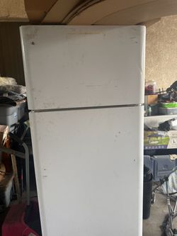 Free White Top-Freezer Refrigerator