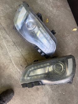 Chrysler 300 headlights