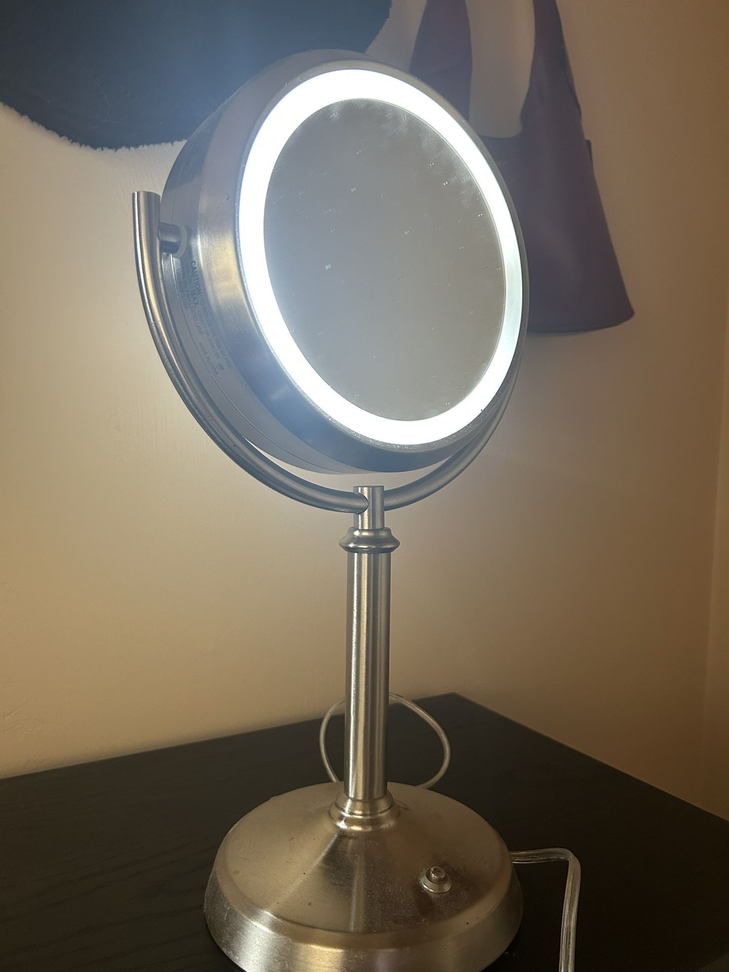 Light Up Vanity Mirror