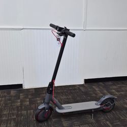 350W Electric Scooter Solid Tires VOLPAM (BK)