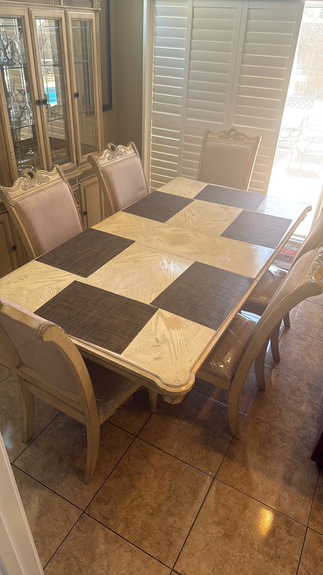 Kitchen Table Set (with 6 chairs INCLUDED)
