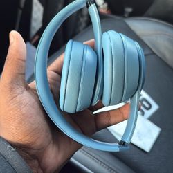 Beats Studio 4 wireless headphones