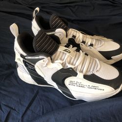 Brand New  Adidas Dame 7 Shaq Reebok Damenosis (SZ 10)