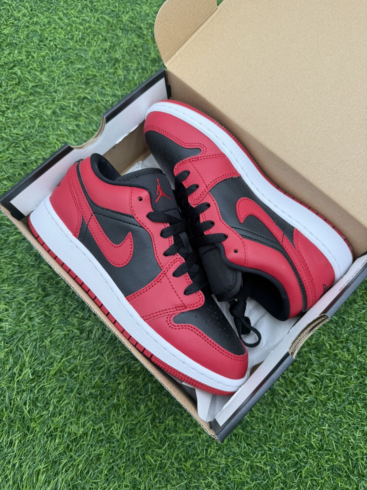 New Jordan 1 Low “Reverse Bred” Size 4Y