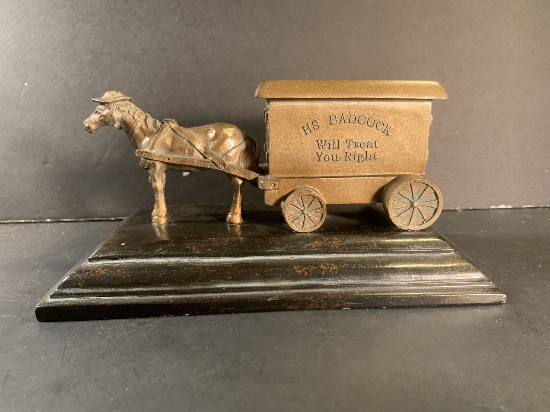BADCOCK FURNITURE 100-Anniversary Metal/Wood Vintage-Look Horse-Delivery-Carriage/Cart Figurine (Length: 7-1/4”)