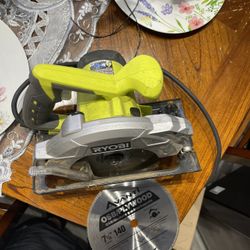 Ryobi Saw