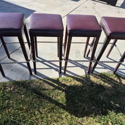 4 Bar Stools 