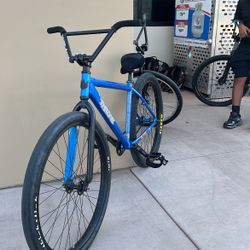 Blue Crush Throne 29in