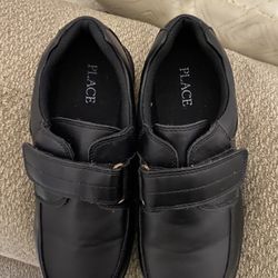 New - Boys / Kids Black Dress Shoes / Uniform Shoes. Youth size 4 