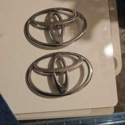 97-201 Toyota Camry Rear Trunk Lid Emblem