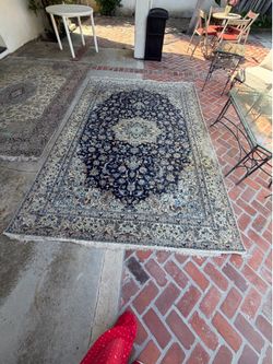 Persian rug 7 by 10 feet