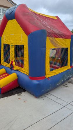 Jumpy House Blowup Commercial Grade 12x12 With Blower
