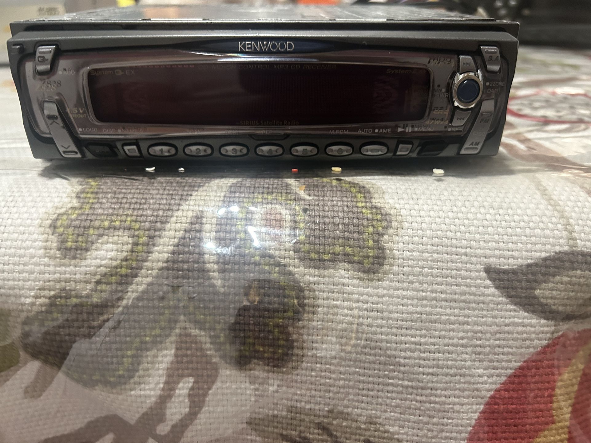 Kenwood Z828 CD/MP3 Receiver Car Stereo