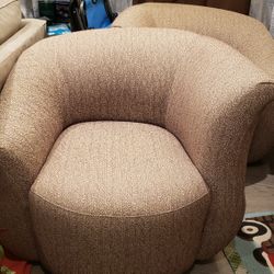 SUPER Comfy!!!!2 Barrel Chairs With Uneven Arms.