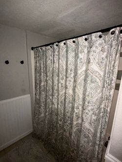 Bathroom Décor Bundle – Shelves, Hooks & Shower Curtain
