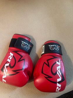 Rival Boxing Gloves Red and Black