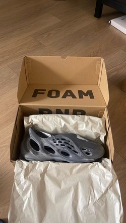 Yeezy foam RNR size 10