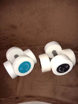 2 SET'S AQUATIC FITNES HAND BOUY HIDRO FIT BLUE & BLACK EACH $3 TOTAL$6CAN SALE SEPARETE
