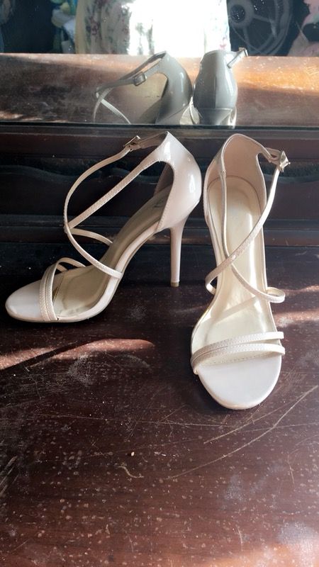Strappy nude heels size 7