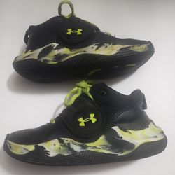 Under Armour Kids Size 2Y EUC