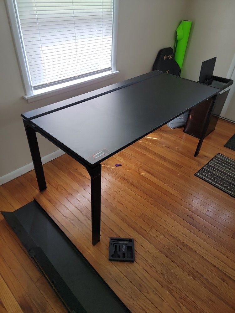 Secretlabs Desk