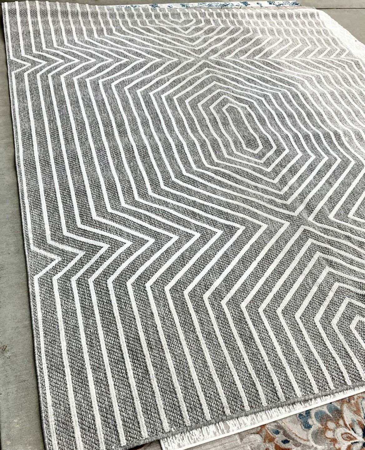 7ft. 10in. x 10ft. Area Rug Gertmenian Regent Collection