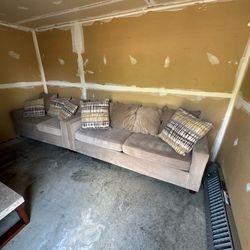 Couch set