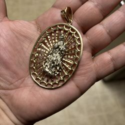 Gold Pendant 