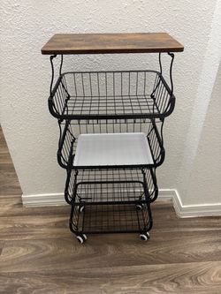 Rolling vegetable cart