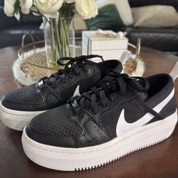 Nike Women’s Platform Shoes 