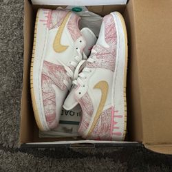 Air Jordan 1 Low SE (GS) Size 6.5Y