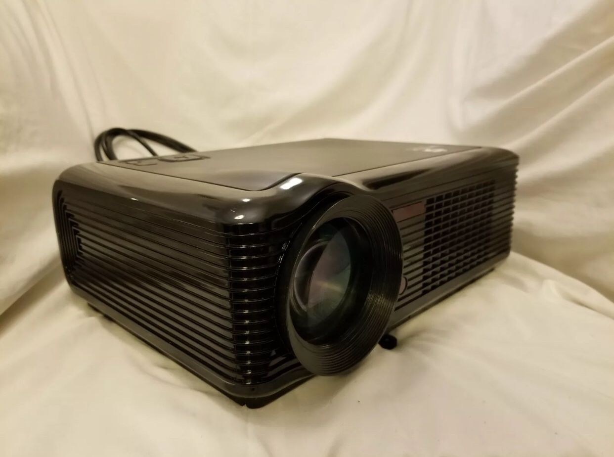 Luminar L800 4K Projector