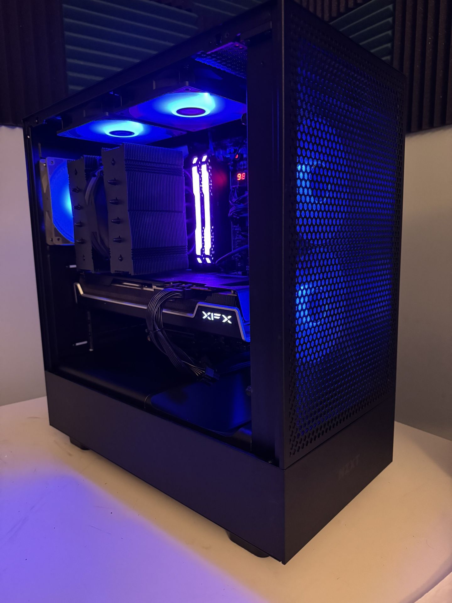 Custom Ryzen 9 5950X, RX 7900XT, 32GB Gaming PC