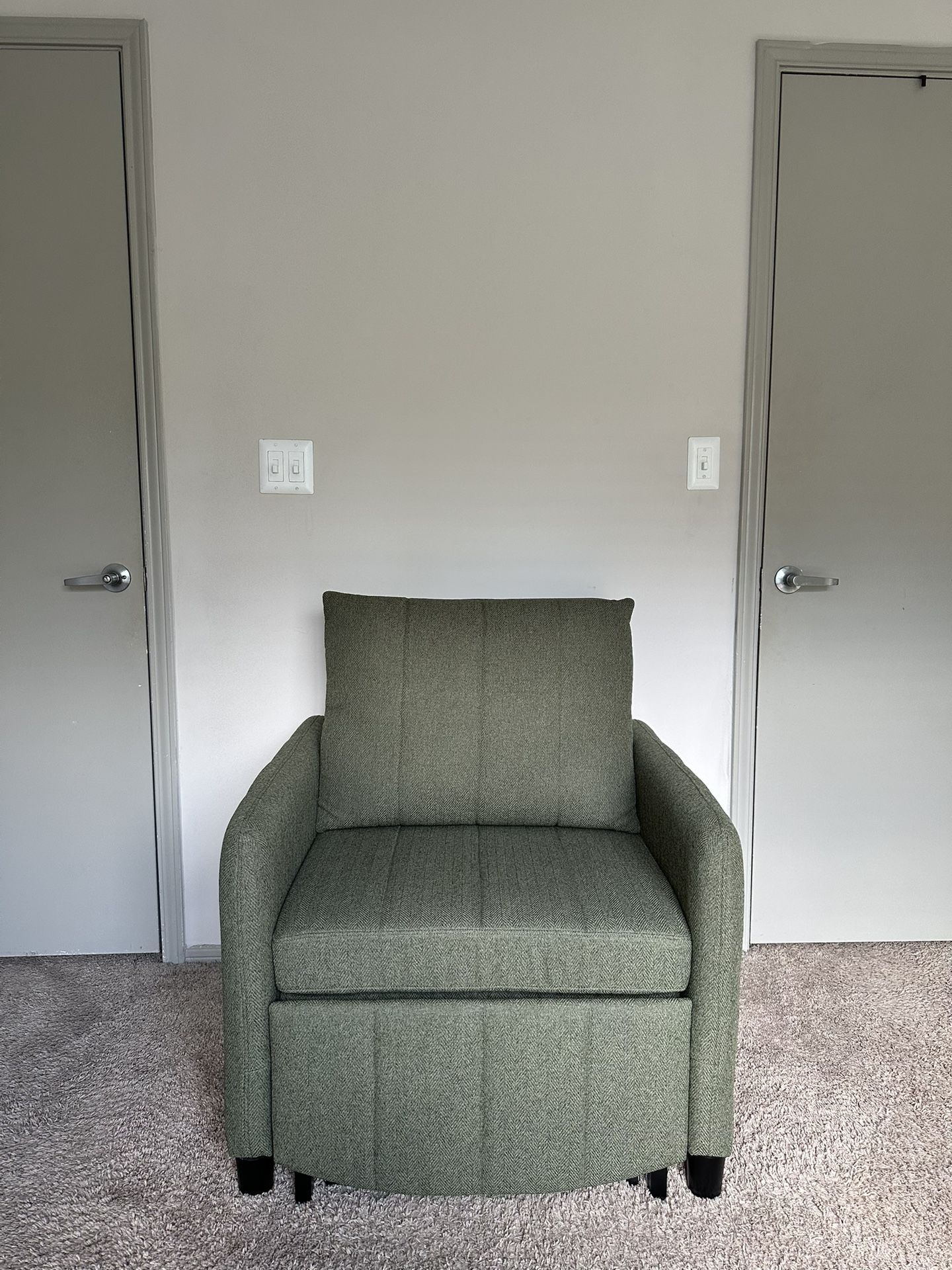 Sleeper Convertible Chair/Bed