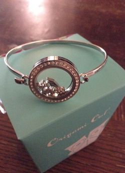 GRADUATION BANGLE BRACELET!