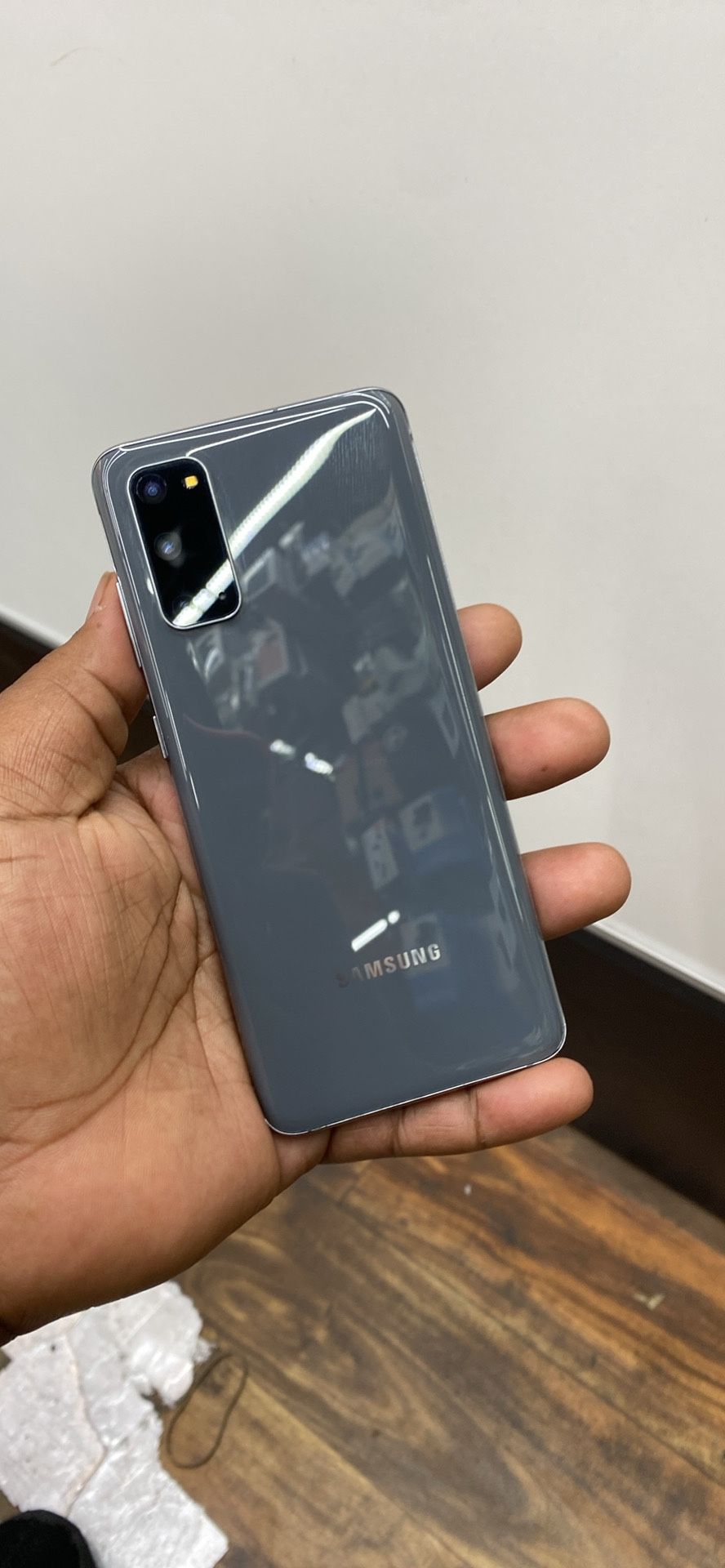Samsung Galaxy S20 128GB Unlocked